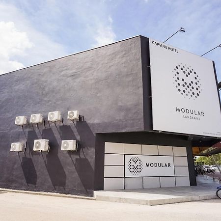 Oyo 89635 Modular Langkawi Capsule Hotel Padang Mat Sirat Exteriör bild