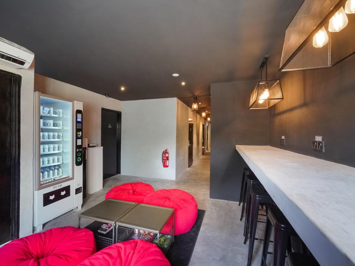 Oyo 89635 Modular Langkawi Capsule Hotel Padang Mat Sirat Exteriör bild