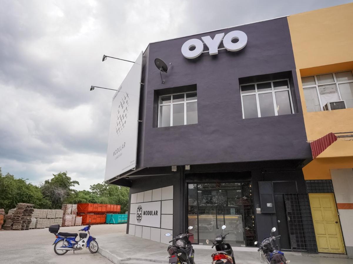 Oyo 89635 Modular Langkawi Capsule Hotel Padang Mat Sirat Exteriör bild