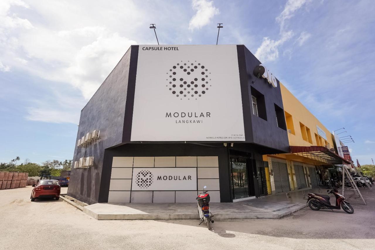 Oyo 89635 Modular Langkawi Capsule Hotel Padang Mat Sirat Exteriör bild