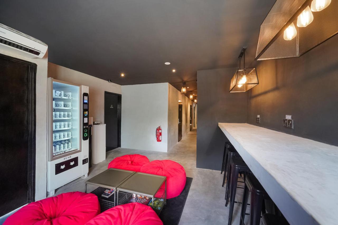 Oyo 89635 Modular Langkawi Capsule Hotel Padang Mat Sirat Exteriör bild