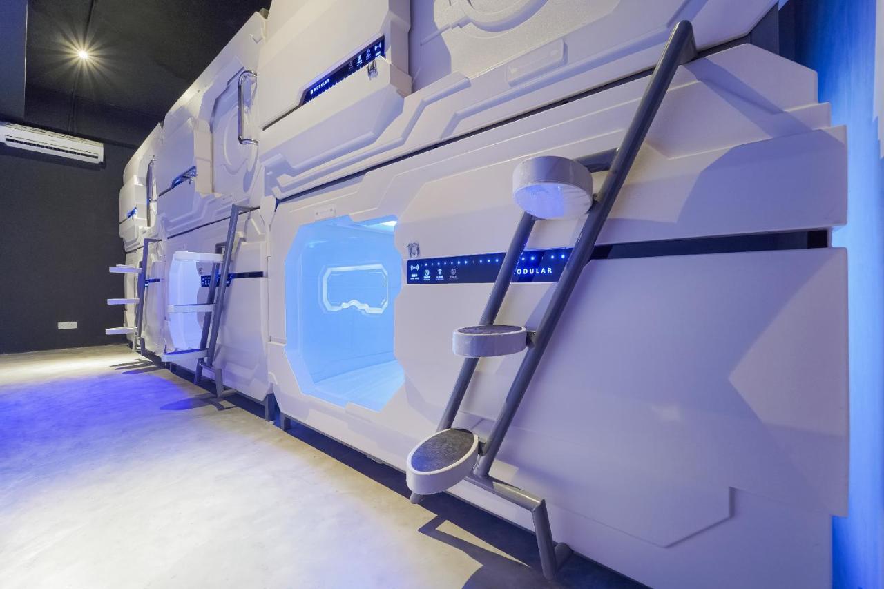 Oyo 89635 Modular Langkawi Capsule Hotel Padang Mat Sirat Exteriör bild