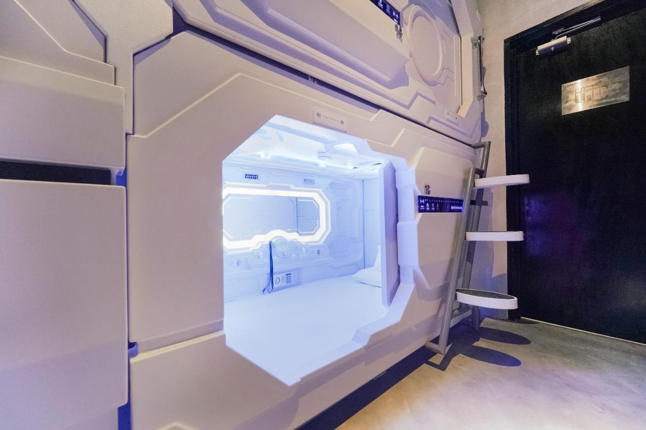 Oyo 89635 Modular Langkawi Capsule Hotel Padang Mat Sirat Exteriör bild